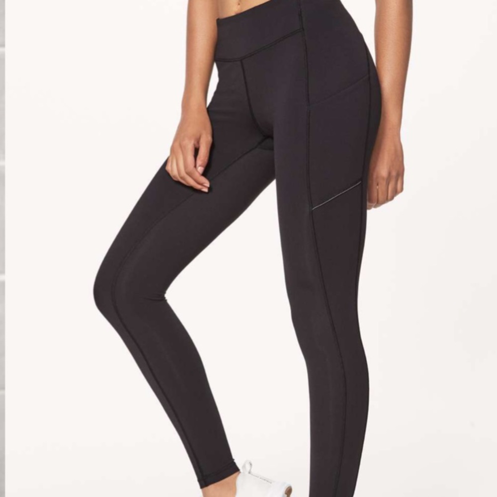 Lululemon New Speed Up Tight 28" Black
Size: 4